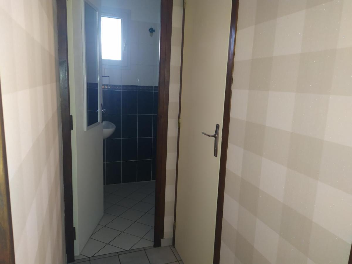 Le Breuil-sur-CouzeChez Fabienne T1アパートメント エクステリア 写真